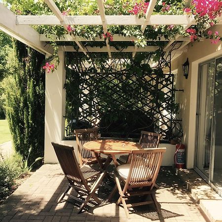 Constantia Spring Bed & Breakfast ภายนอก รูปภาพ